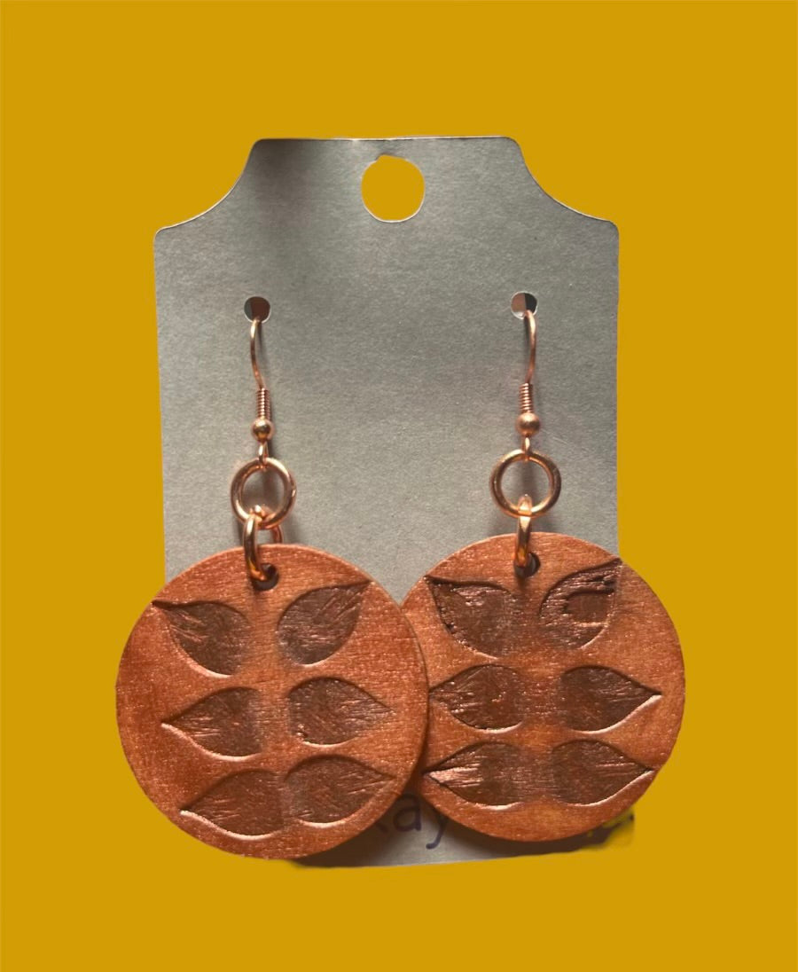 #96 Small wood burned copper circle earrings