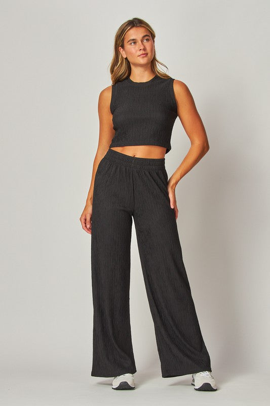 Crinkle texture cropped top Loungewear set (Black)