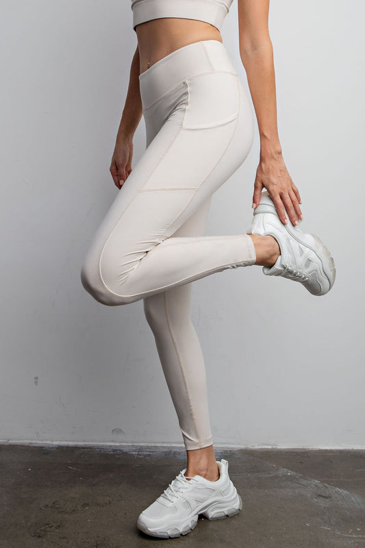 White leggings with pockets