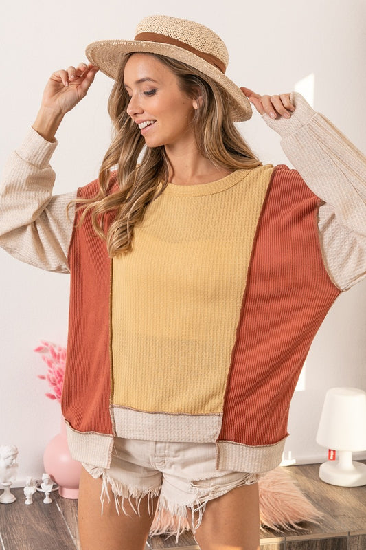 WAFFLE COLOR BLOCK UNEVEN HEM LSLV TOP